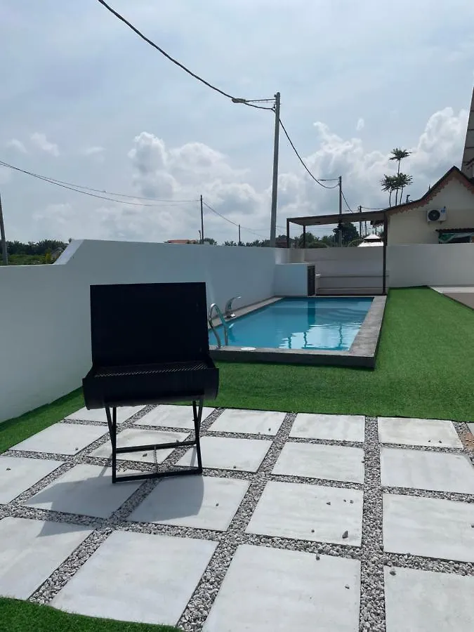 Holiday home Traditional Melaka Homestay With Private Pool Kampong Bukit Katil