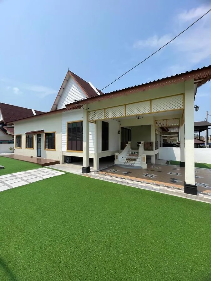 Traditional Melaka Homestay With Private Pool Kampong Bukit Katil